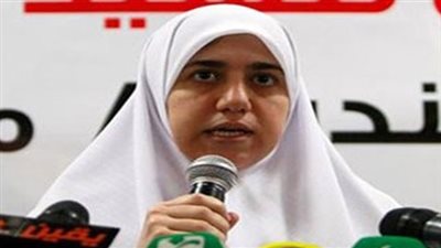 نجلة «المعزول»: ماحدث في «الرئاسية» أشبه بـ«العصيان المدني»