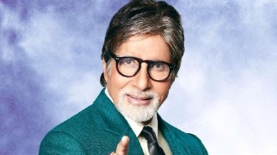 أميتاب باتشان يحضر عرضا لفيلمه «بينك» في القصر الرئاسي الهندي