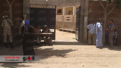 بالصور.. توافد المواطنين على لجان الانتخابات بالمنيا