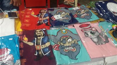 بالفيديو.. مهندسون مصريون يبتكرون أول تيشيرت رسوم متحركة