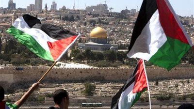 154 نائبا وسيناتور فرنسي يطالبون هولاند الاعتراف بدولة فلسطين