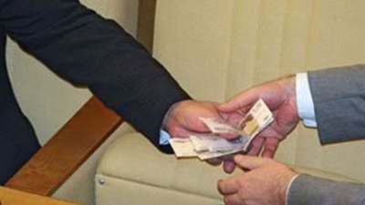 حبس 4 موظفين بجامعة الأزهر بتهمة تلقي رشوة