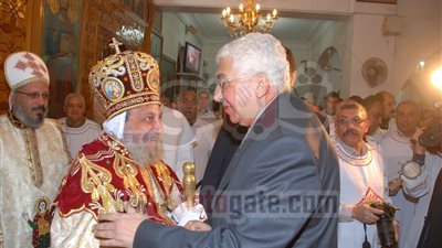 محافظ أسيوط يزور الكنائس لتهنئة الأقباط بعيد الميلاد