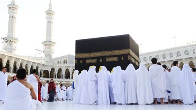 علماء الدين يرحبون بمبادرات وقف العمرة لمدة عام.. «إدريس»: أداؤها سنة وليس فرضا ويفضل التبرع بأموالها للمحتاجين.. رجب: «اللي يحتاجه البيت يحرم على الجامع».. سالم: المنفعة العامة مق