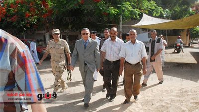 بالصور.. محافظ سوهاج يتفقد اللجان الانتخابية بمركزي أخميم وساقلتة