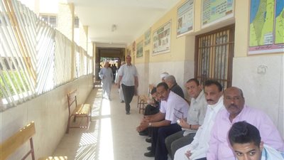 30 % نسبة التصويت بمدرسة نجيب محفوظ بالبراجيل