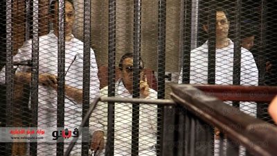 اليوم.. نظر إعادة محاكمة مبارك ونجليه والعادلى