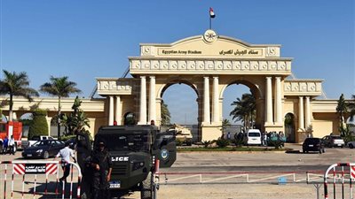 محيط استاد برج العرب يتحول لثكنة عسكرية قبل مباراة الأهلي والزمالك
