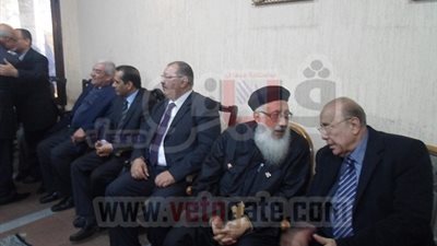 بالصور.. محافظ الغربية يهنئ أقباط المحلة بأعياد الميلاد