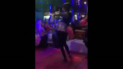 بالفيديو.. شاب يشعل مواقع التواصل الاجتماعي بوصلة رقص بلدي