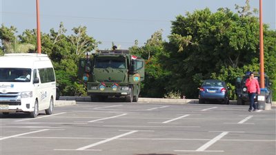 بالصور.. تعزيزات أمنية أمام فندق النادي الأهلي قبل مباراة القمة