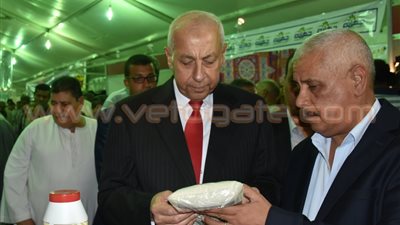 بالصور.. محافظ أسوان يفتتح معرض «أهلا رمضان»