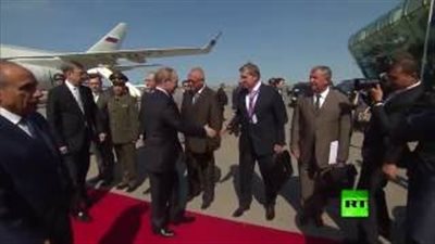 بالفيديو.. لحظة وصول «بوتين» إلى باكو
