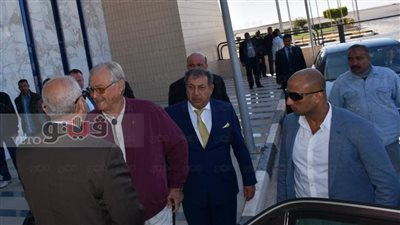 بالصور.. أمير الدنمارك يغادر أسوان بعد جولة سياحية