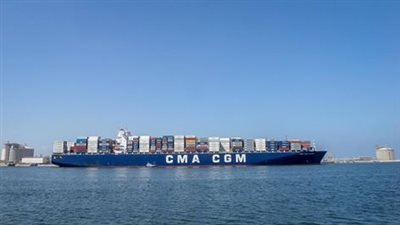 ميناء دمياط يستقبل سفينة حاويات بغاطس يتخطى 14 مترا