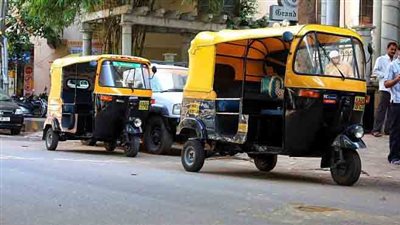 مستشار بـ«قضايا الدولة» ينسى حقيبته بـ«توك توك» ويستنجد بشرطة الجيزة