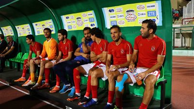 «حذاء» عماد متعب يعرضه لموقف محرج قبل لقاء نهائي كأس مصر