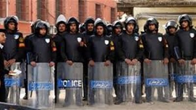 الأمن يدفع بسيارتي شرطة لتأمين محيط لجنة «بولاق أبو العلا»
