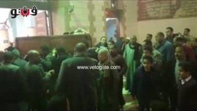 بالفيديو.. لحظة وصول جثمان والد أبو تريكة إلى مسجد أبو سنة بناهيا