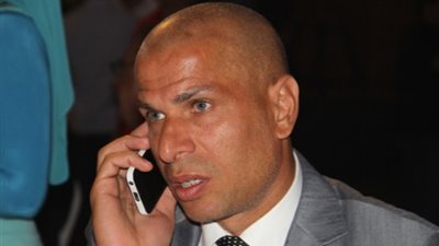 وائل جمعة أول الحضور لصلاة الجنازة على والد أبو تريكة بناهيا