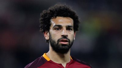 محمد صلاح لـ«أبوتريكة»: خالص العزاء للقدوة في وفاة والده