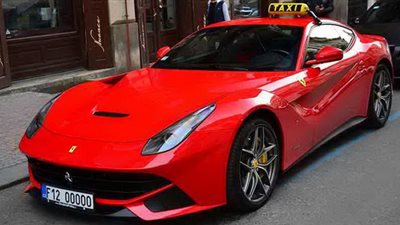 بالصور.. «فيراري F12 برلينيتا» تتحول إلى تاكسي في «التشيك»