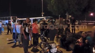 بالصور.. إصابة شخصين في حادث تصادم بالعاشر