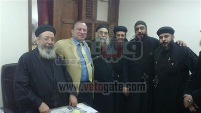 رئيس حى المطرية يزور الكنائس لتهنة الأقباط بالعيد