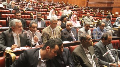 مسئولو الموانئ يحذرون من هروب العمالة بسبب ضعف الرواتب