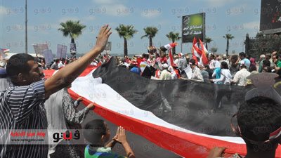 وقفة لمؤيدي السيسي على طريق كورنيش البحر بالإسكندرية