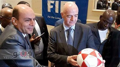 بالصور.. مصر للطيران تكرم رئيس الـ«فيفا» في تشاد