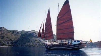 مسلحون يخطفون طاقم سفينة ماليزية