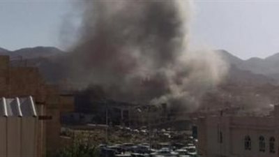 قتلي وجرحي في تفجير استهدف عزاء قيادي بالجيش اليمني