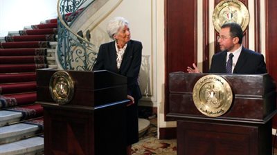 فاينانشيال تايمز: قرض صندوق النقد يفتح الباب لتمويل الاتحاد الأوربى وأمريكا