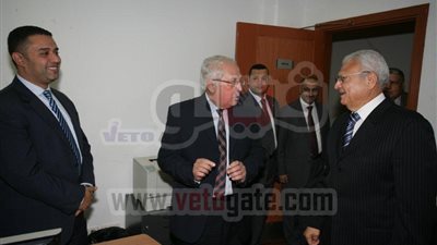 وزير الاتصالات يلتقى بالقيادات والعاملين بالوزارة