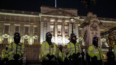 تأهب أمني في قصر باكنجهام بعد القبض على مجهول يتسلق أسواره