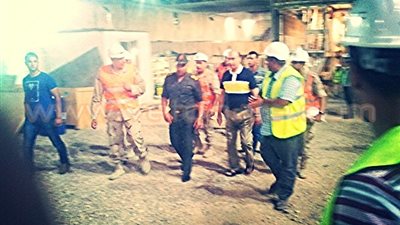 بالصور.. «مميش والوزير» يطلقان شارة بدء تشغيل ماكينات حفر الأنفاق