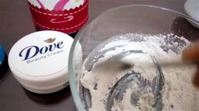 بالفيديو.. اصنعي كريم أساس وبودر طبيعيا بنفسك