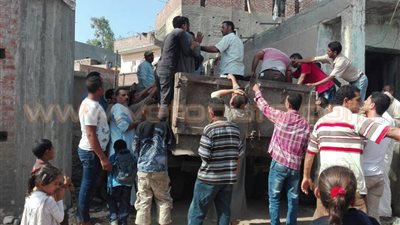 نائبة توزع 3 أطنان سكر بـ«الجزيرة الخضراء» في كفر الشيخ