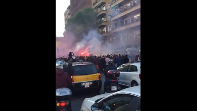 بالفيديو.. جماهير برشلونة تستعد للكلاسيكو بـ«الشماريخ»