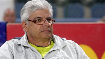 أنور سلامة ينفي ترشيح لجنة الكرة لحارس مرمى للانتقال للأهلي