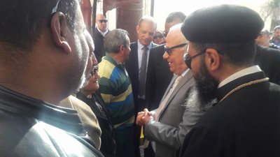 محافظ بورسعيد لأقباط العريش: «أنتم بين أهلكم وإخواتكم»