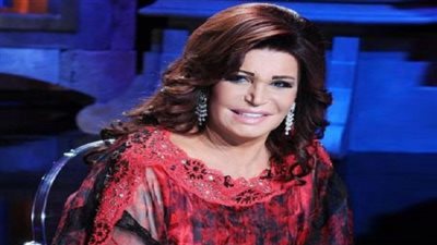 نجوى فؤاد: «صافيناز عاملة زي الفرخة البيضة»
