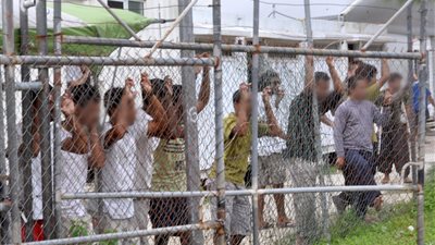 تقارير: أستراليا ترتكب انتهاكات صادمة في مراكز احتجاز اللاجئين