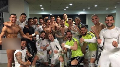 نجوم ريـال مدريد يحتفلون بالفوز في الكلاسيكو بـ«البوكسرات»