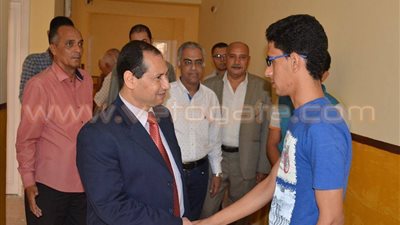 رئيس جامعة بورسعيد يتفقد مدينة الطلاب ببورفؤاد