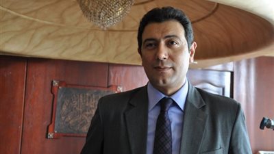 أحمد وفيق ينتهى من 