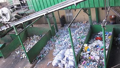 رئيس جهاز المخلفات بالبيئة: لدينا 400 مقلب في مصر.. 3 مدافن صحية تتفق مع المواصفات والمعايير الدولية.. لدينا خطة لإنهاء الأزمة.. وهدفنا الوصول إلى جمع 80% من القمامة