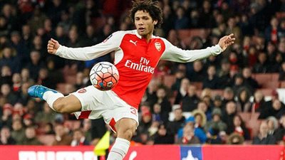 صحيفة إنجليزية: «النني» الحل السحري لخط وسط أرسنال