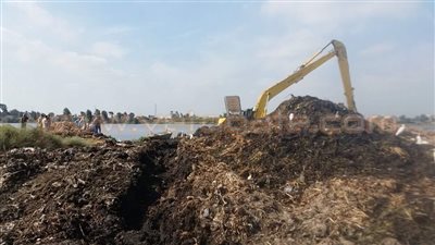 إزالة تعديات على 5 أفدنة بنهر النيل بدسوق في كفر الشيخ